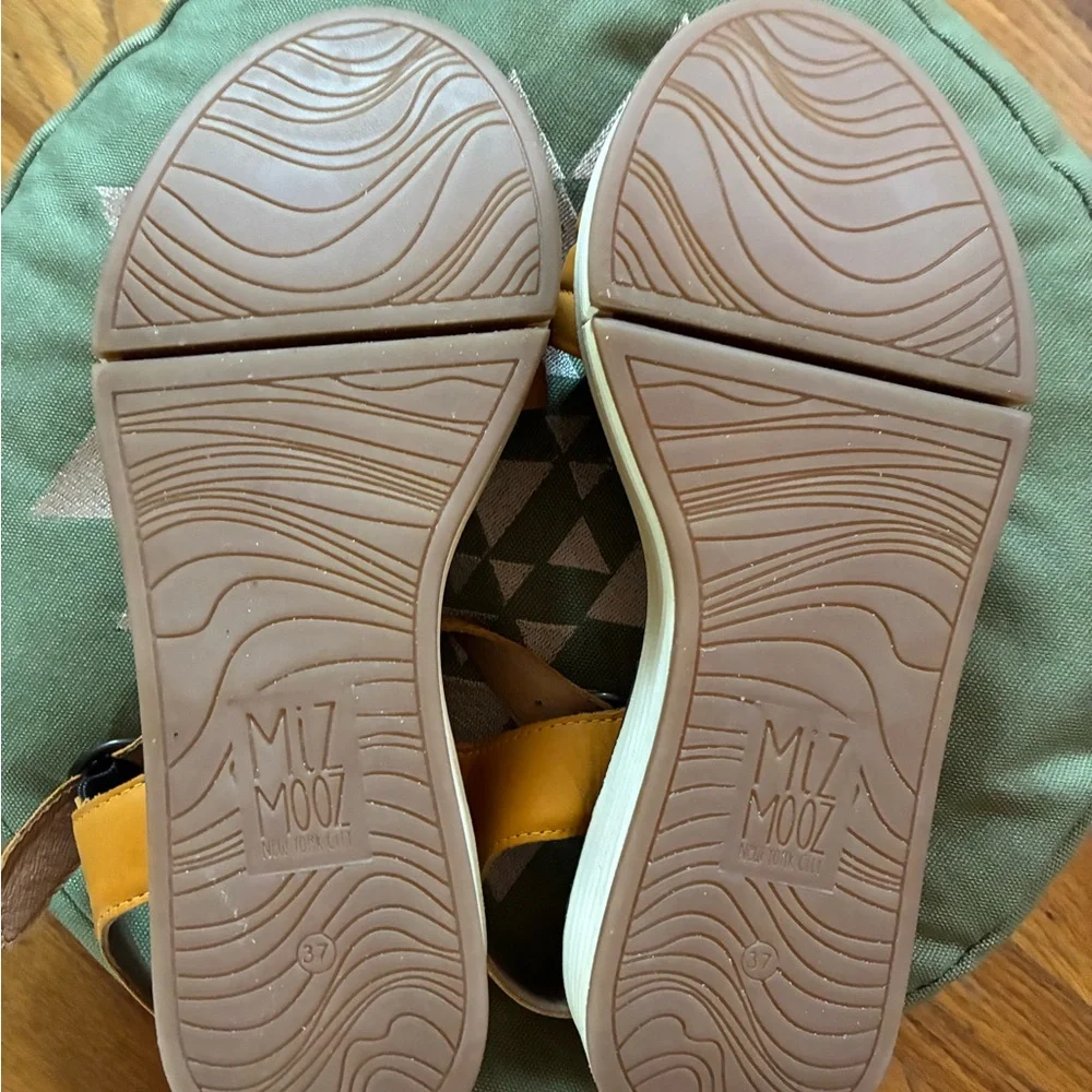 NEW - Miz Mooz orange leather sandals —  size 37 - Picture 5 of 6
